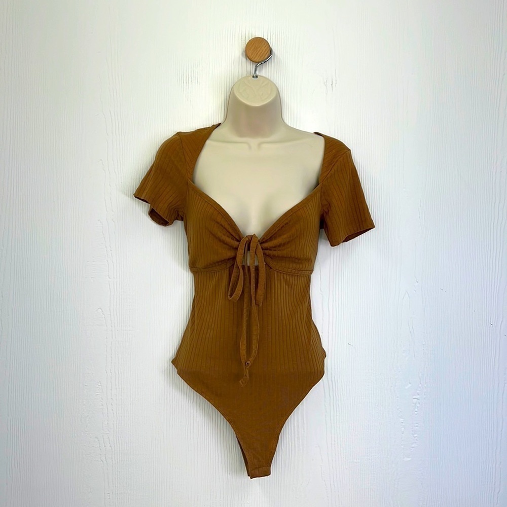 Wild Fable - NWT Ribbed Brown Tie Short Sleeve Bodysuit Size Medium